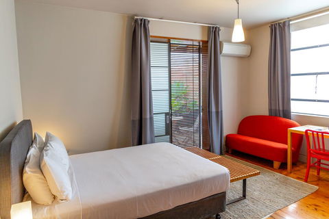 Dive Hotel - Tourism Adelaide 1