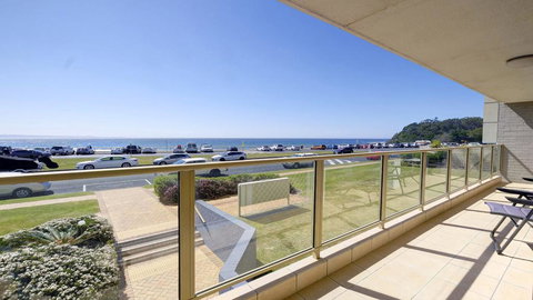 Ebbtide 3 - On Main Beach! - Tourism Adelaide 2