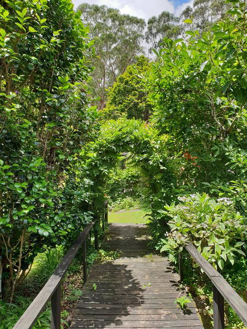 English Gardens - Garden Cottage - Tourism Adelaide 0