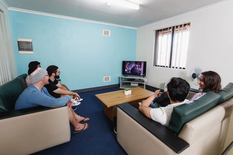 Erica Underwood House 6 Bedroom Flat - Tourism Adelaide 1