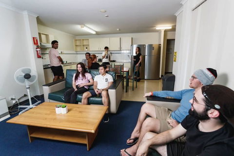 Erica Underwood House 6 Bedroom Flat - Tourism Adelaide 2