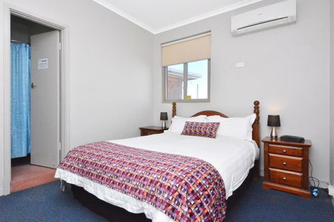 Eyre Hotel - Tourism Adelaide 0
