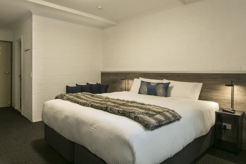 Falls Creek Hotel - Tourism Adelaide 2