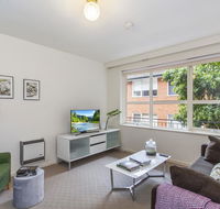 Family-friendly apartment in green Glen Iris - Tourism Adelaide