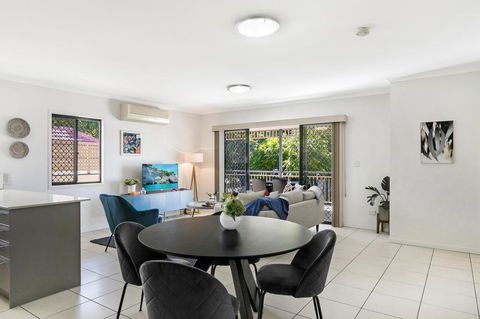 Family-Size Duplex In Quiet Neighbourhood - Tourism Adelaide 2