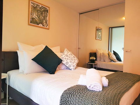 FITZROY FANTASTIC 1BR APT With FREE WINE, NETFLIX, WIFI, Close To TRAMS, COLES - Tourism Adelaide 1