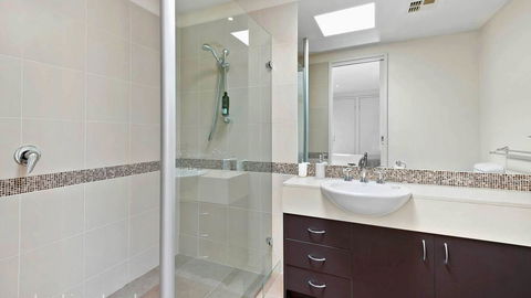 FLORENCE HOUSE Sundrenched Luxury With Pool & Deck - Tourism Adelaide 2