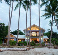 Frangipani Beach House - Newell Beach - Tourism Adelaide