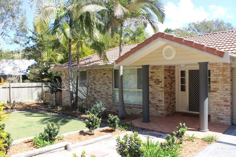 FRANGIPANI BEACH HOUSE - PET FRIENDLY 22 Belbourie Cres Boomerang Beach - Tourism Adelaide 0