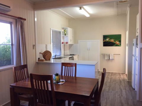FROGGIES HOLIDAY HOUSE - Tourism Adelaide 3