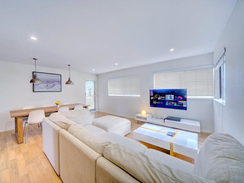 GCHM Beachside Getaway With Netflix & Wi-Fi - Tourism Adelaide 0