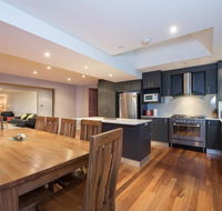 Gippsland Twelve-Spacious and Central with off street parking - Tourism Adelaide