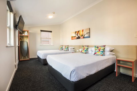 Granville Hotel - Tourism Adelaide 1
