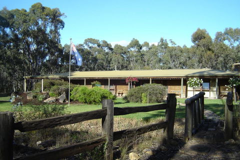 Gunyah Valley Retreat - Tourism Adelaide 0