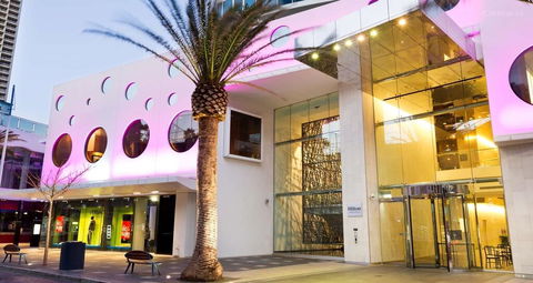 H Ocean View In Surfers Paradise - Tourism Adelaide 0