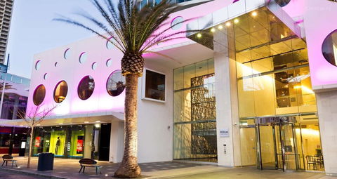 H Ocean View In Surfers Paradise - Tourism Adelaide 1