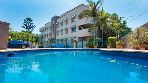 Hampton Court Apartments - Tourism Adelaide 0