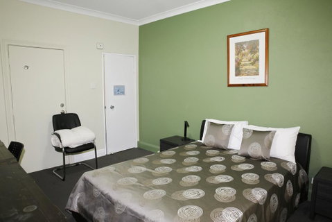 Hampton Court Apartments - Tourism Adelaide 1