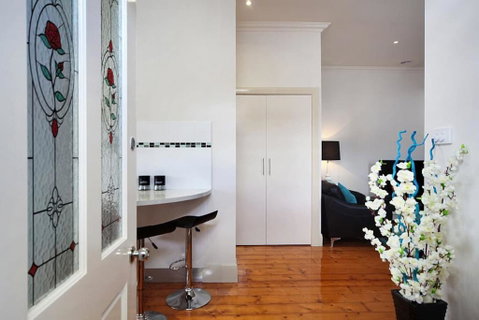 Hidden Gem In Cafe Strip! Chadstone + King Bed - Tourism Adelaide 2