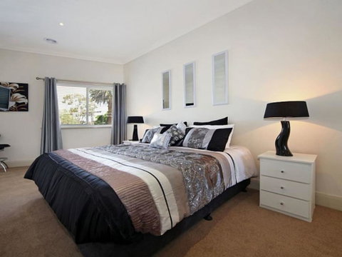 Hidden Gem In Cafe Strip! Chadstone + King Bed - Tourism Adelaide 3