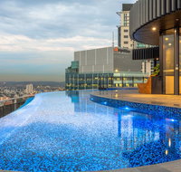High Life Central with Pool and Car Park - Tourism Adelaide