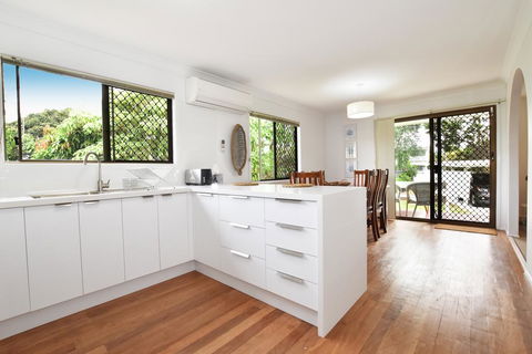 Holiday House - Tourism Adelaide 1