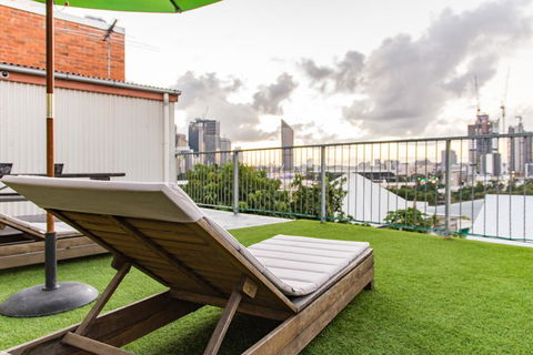 Joe's Place Backpackers - Tourism Adelaide 0