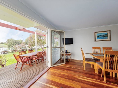 JOHANSSON'S PERCH No. 1 - Tourism Adelaide 1