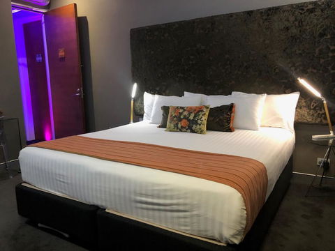 Junction Hotel - Tourism Adelaide 2