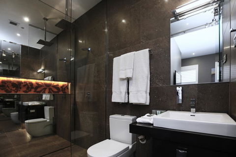 Junction Hotel - Tourism Adelaide 1