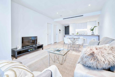 KOZYGURU FORTITUDE VALLEY HIGH LEVEL 2 BED APT + FREE PARKING QFV179-2612 - Tourism Adelaide 2