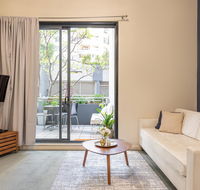 Large Apartment 2 Parking Spots and Pool - Tourism Adelaide