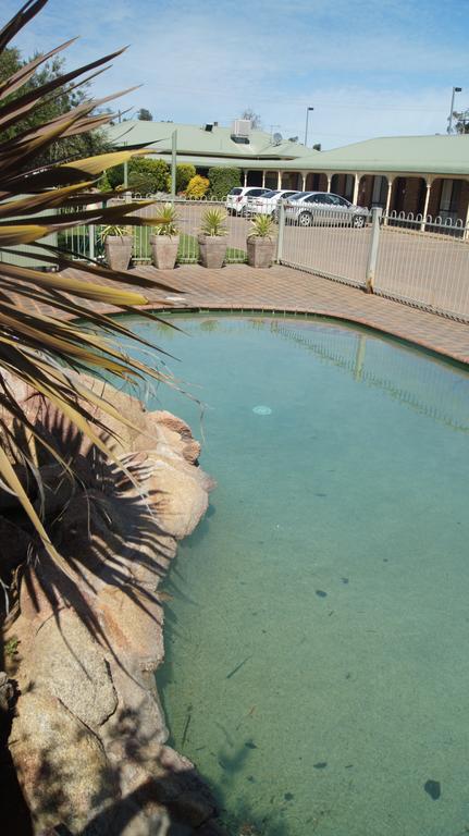 Lincoln Cottage Motor Inn - Tourism Adelaide 2