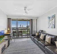 Luxurious harbour view apartment steps from city - Tourism Adelaide