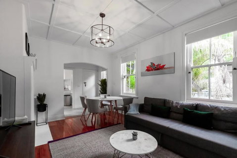 Luxurious Historic Home With Harbour Bridge Views - Tourism Adelaide 0