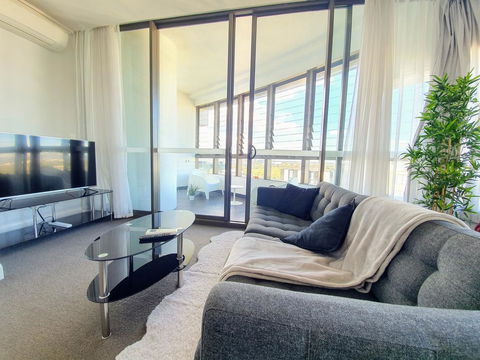 Luxury Level 2-bed 2-bath City View Apt In Olympic Park - Tourism Adelaide 0