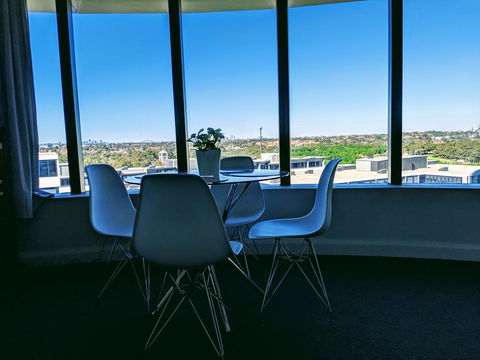 Luxury Level 2-bed 2-bath City View Apt In Olympic Park - Tourism Adelaide 2