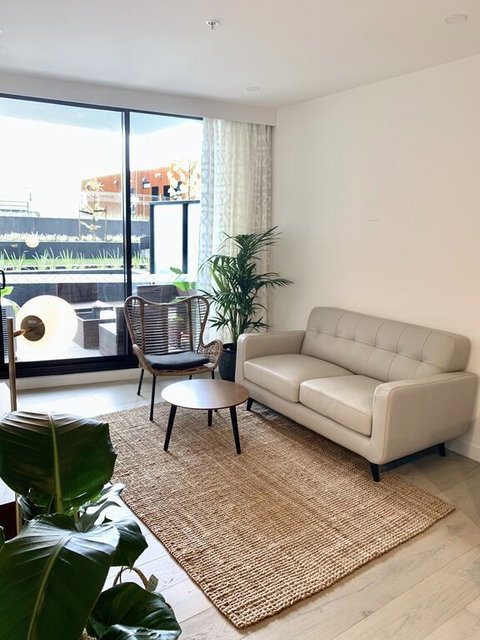 M-City 2 BR And 2 BA Apartment With Parking - Tourism Adelaide 3