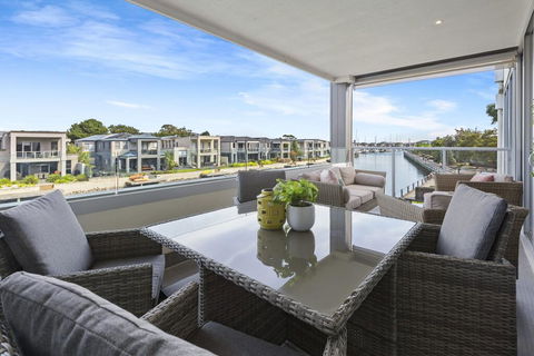 MARINA VIEW - Tourism Adelaide 1
