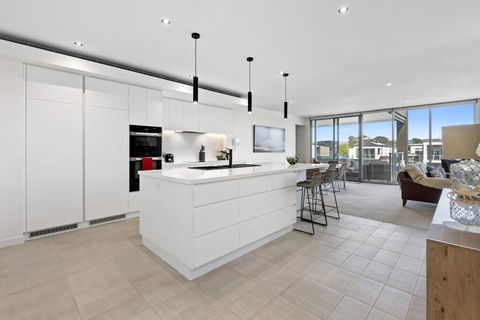 MARINA VIEW - Tourism Adelaide 0