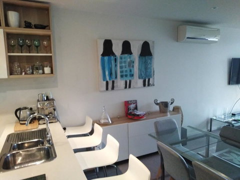 Marina View Apartment On The Maribyrnong River, Melbourne - Tourism Adelaide 2