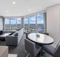 Meriton Suites Adelaide Street - Tourism Adelaide