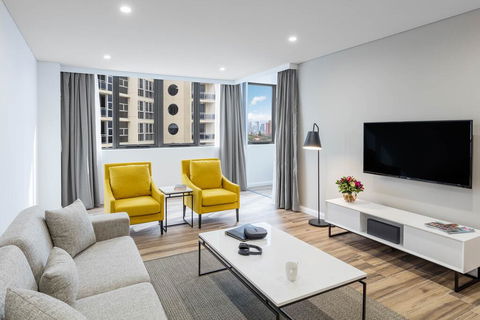 Meriton Suites Bondi Junction - Tourism Adelaide 2
