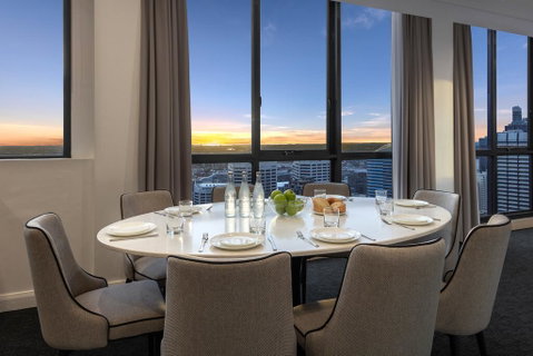 Meriton Suites Pitt Street - Tourism Adelaide 2