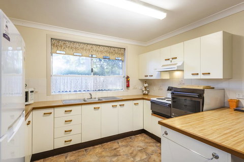 Mermaid Lodge - Tourism Adelaide 3