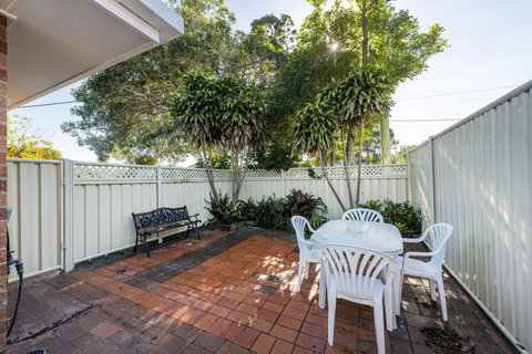 Mermaid Lodge - Tourism Adelaide 0