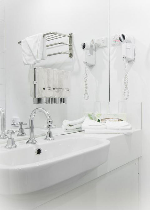 Miami Hotel Melbourne - Tourism Adelaide 3