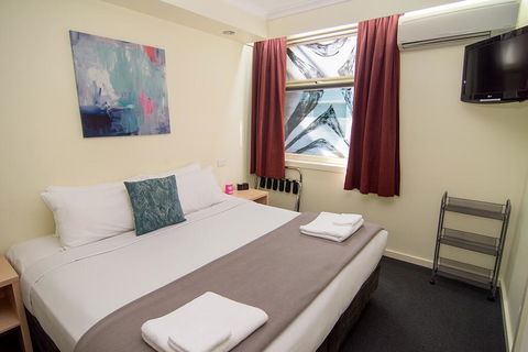 Miami Hotel Melbourne - Tourism Adelaide 1
