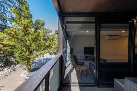 Midnight Apartments Accommodate Canberra - Tourism Adelaide 1