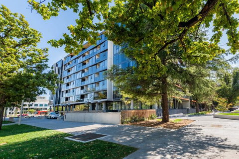 Midnight Apartments Accommodate Canberra - Tourism Adelaide 2